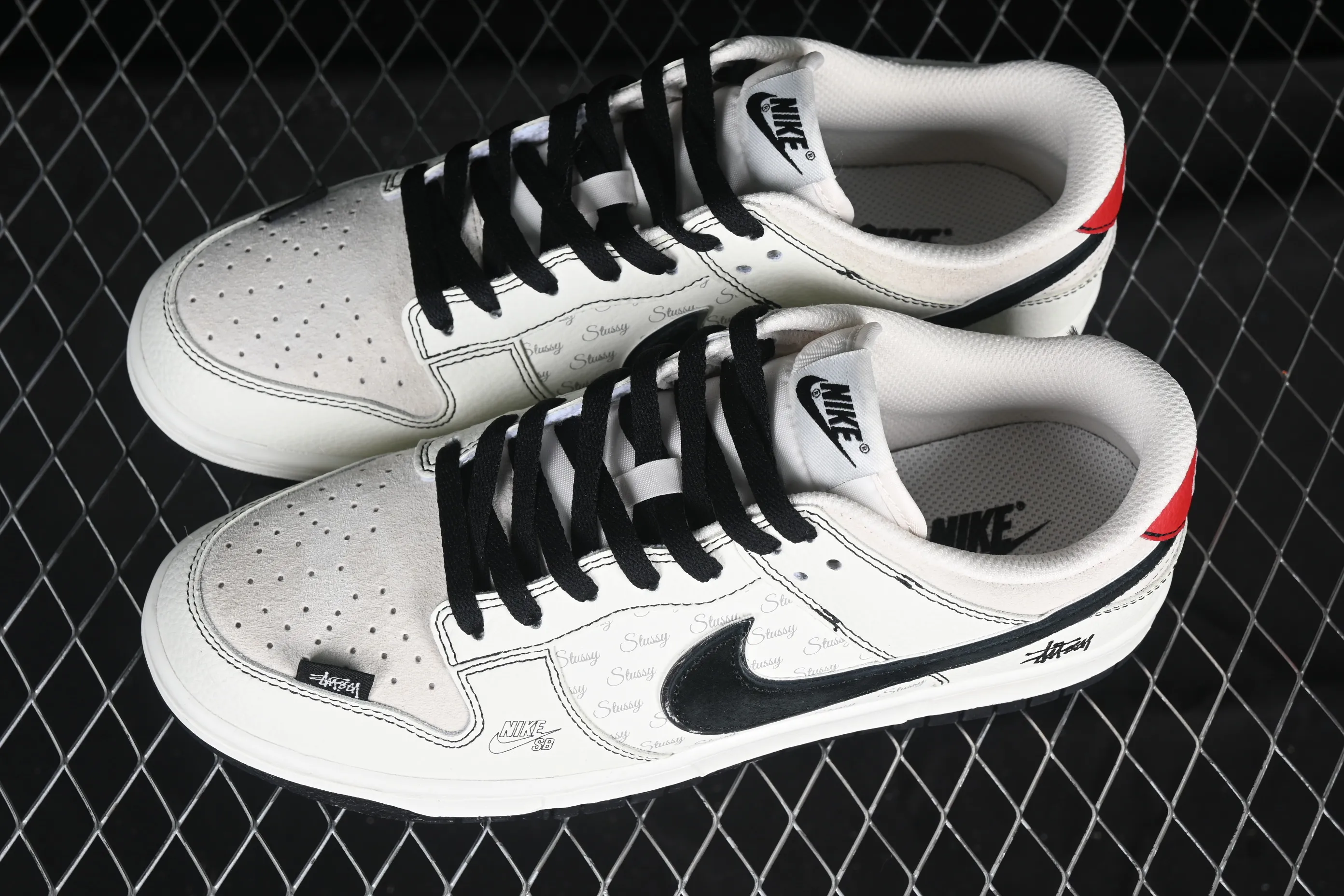 All categories Nk SB Dunk Series Nk SB Dunk Low High-end customized low-top sneakers Nk SB Dunk Low Stusi co-branded Barrage black hook Anniversary high-end customized low-top casual sneakers DJ2024-115